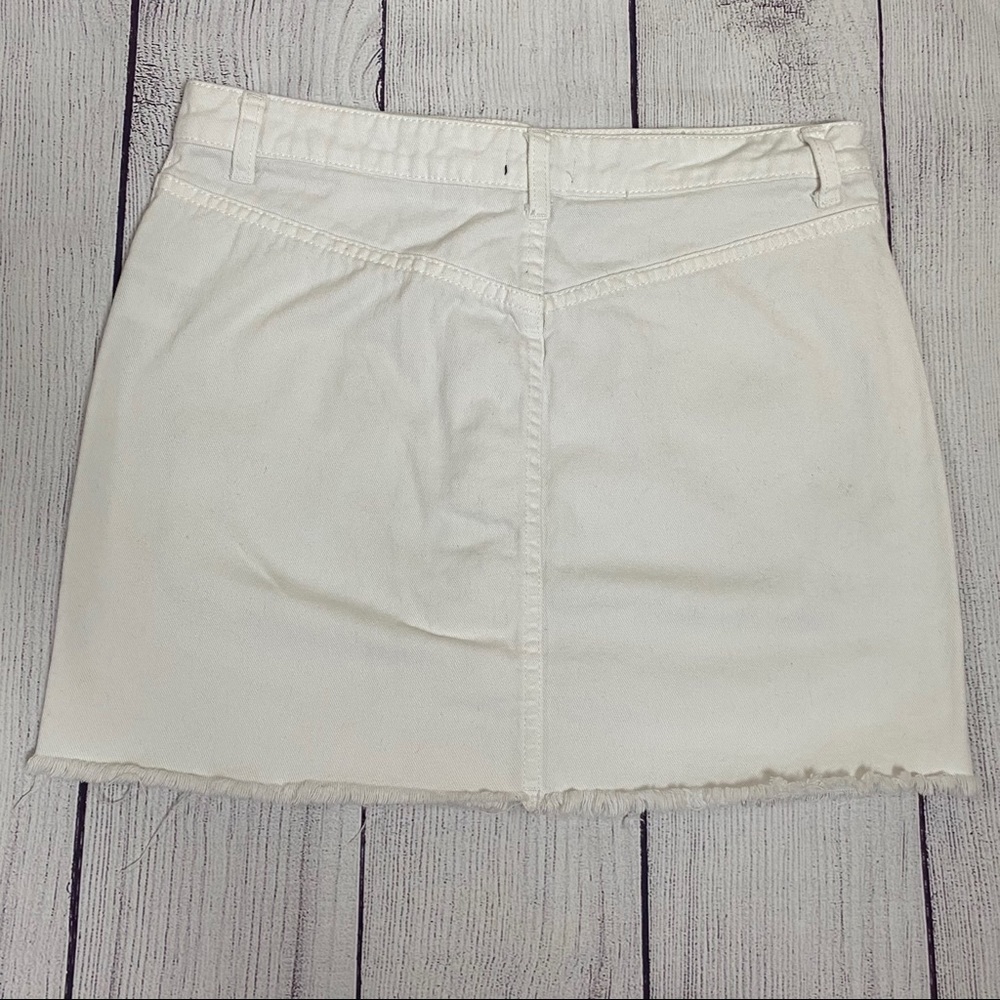 🌟BDG White Denim Button Front Mini Skirt Medium - Picture 4 of 5
